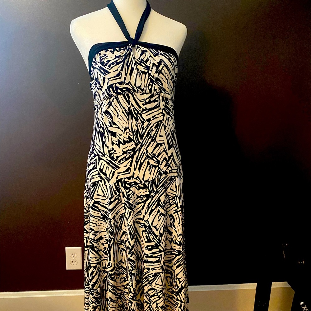 BCBG Maxazria black an white dress. Size M.